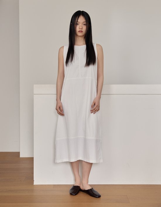 [38컴온커먼] 릴렉스드 슬리브리스 드레스 (화이트)