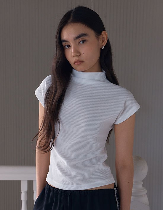 [38컴온커먼] 하프넥 립 탑 (화이트)